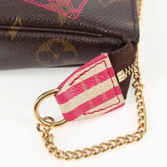 LOUIS VUITTON Christmas Only Mini Pochette Accessoires Pouch M58501 Auth 135900V - Picture 9 of 16